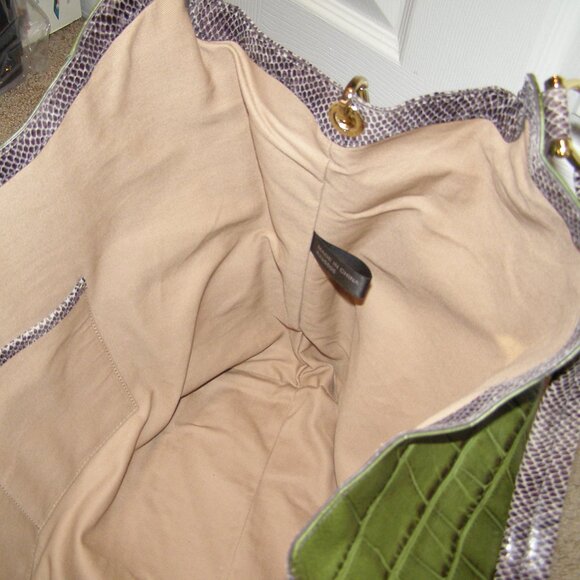 💚🐊 NWOT G.I.L.I. GREEN Croco Embossed Italian Leather Slouchy Wing Hobo - Picture 11 of 16